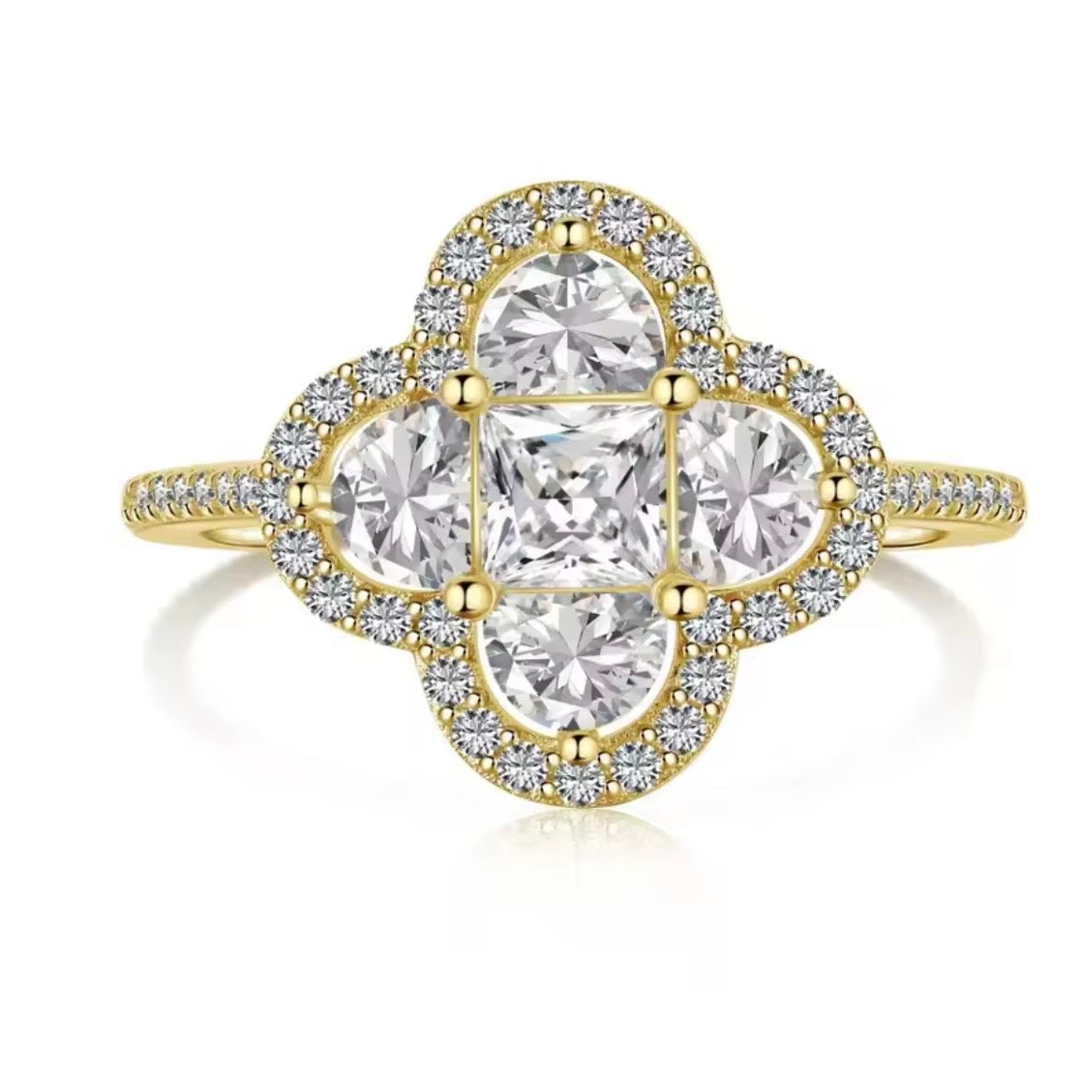 Clover Ring